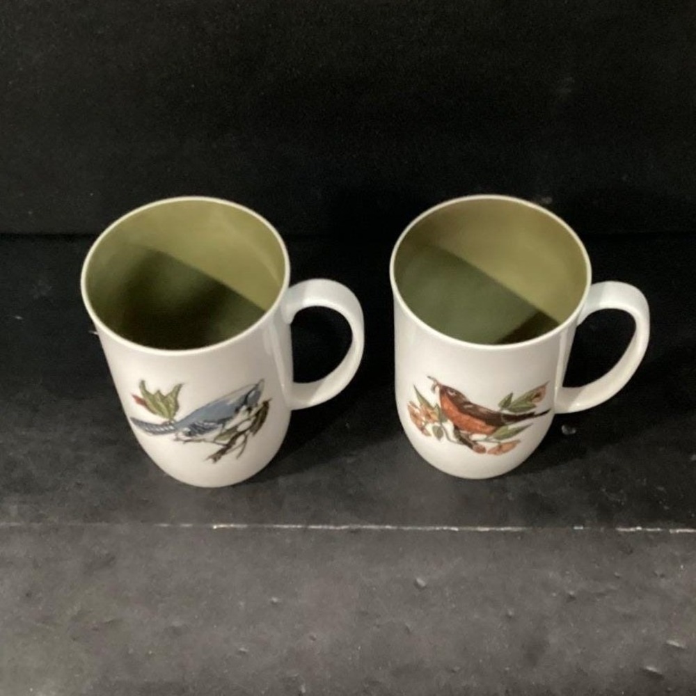 Fitz & Floyd Wild Birds Coffee Cups, Set of 2, Blue Jay and Robin Design Mugs - Picture 3 of 11